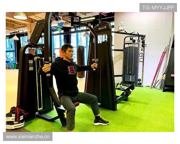 邢傲伟赛场上严肃得跟老师，生活里却像个天天等红包的小朋友！