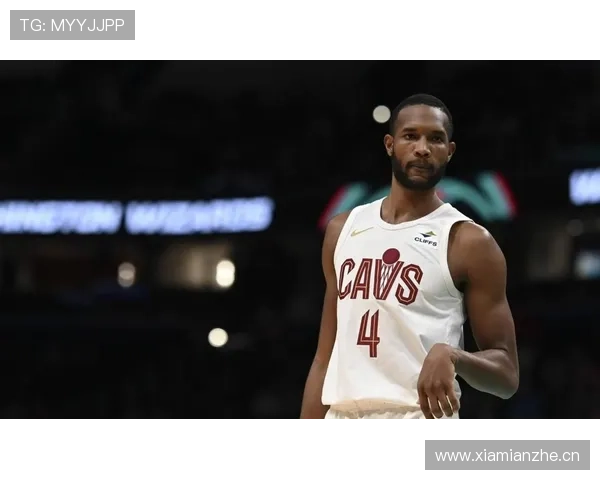 埃文·莫布里内线高效挡拆制造错位显著提升球队防守端表现