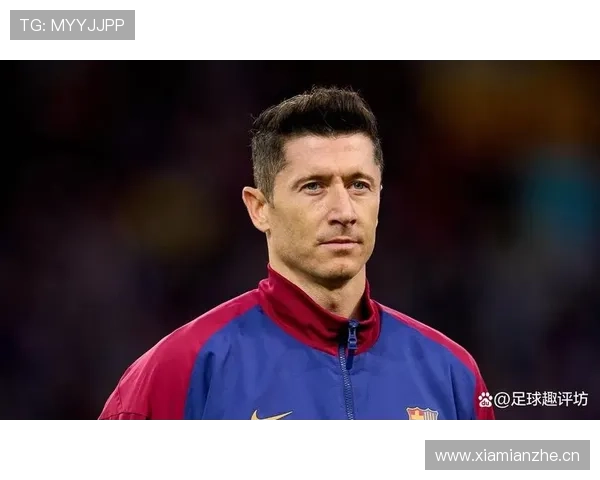 莱万训练完回家还要给老婆孩子做饭？